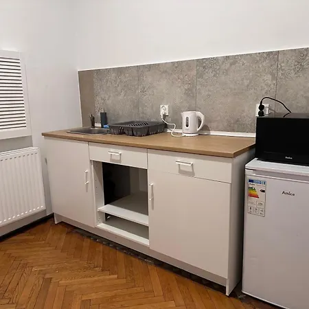 Apolla 12 Lejlighedshotel *