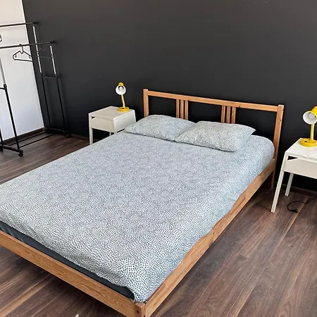 Apolla 12 * بوزنان