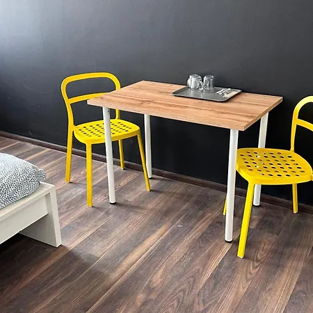 Apolla 12 بوزنان