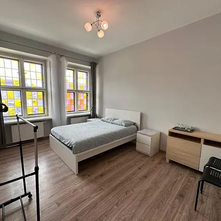 Apolla 12 * بوزنان